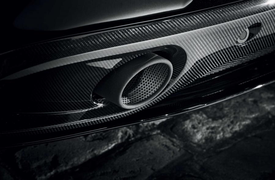Детали экстерьера Aston Martin Vanquish Carbon Black 2014 года  (фото 9 из 30)